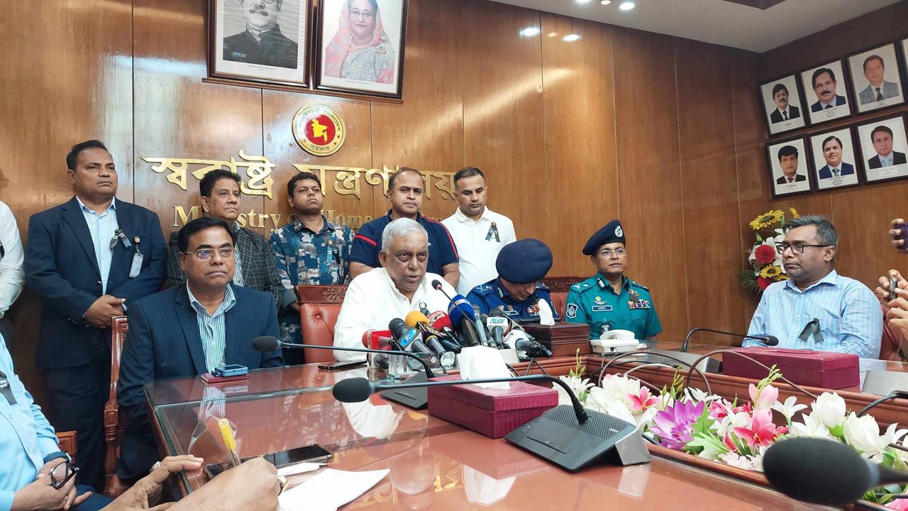 আন্দোলনে পুলিশের গুলিতে কেউ মারা যায়নি : স্বরাষ্ট্রমন্ত্রী